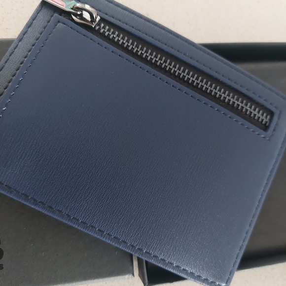 Hugo Boss Faux Leather Card Holder Brand New in Box - Picture 2 of 2